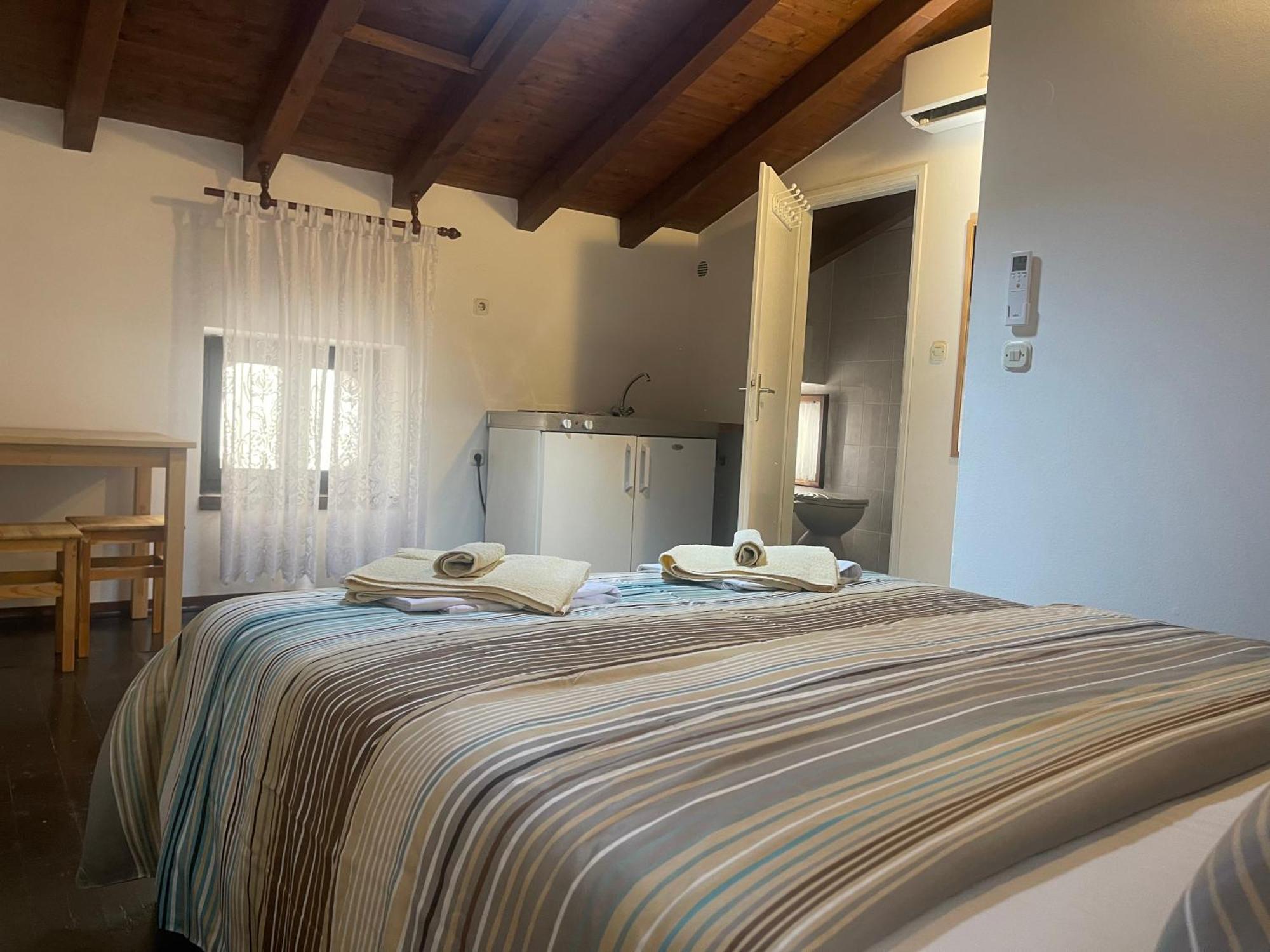 Boutique House Djak Ровінь Екстер'єр фото
